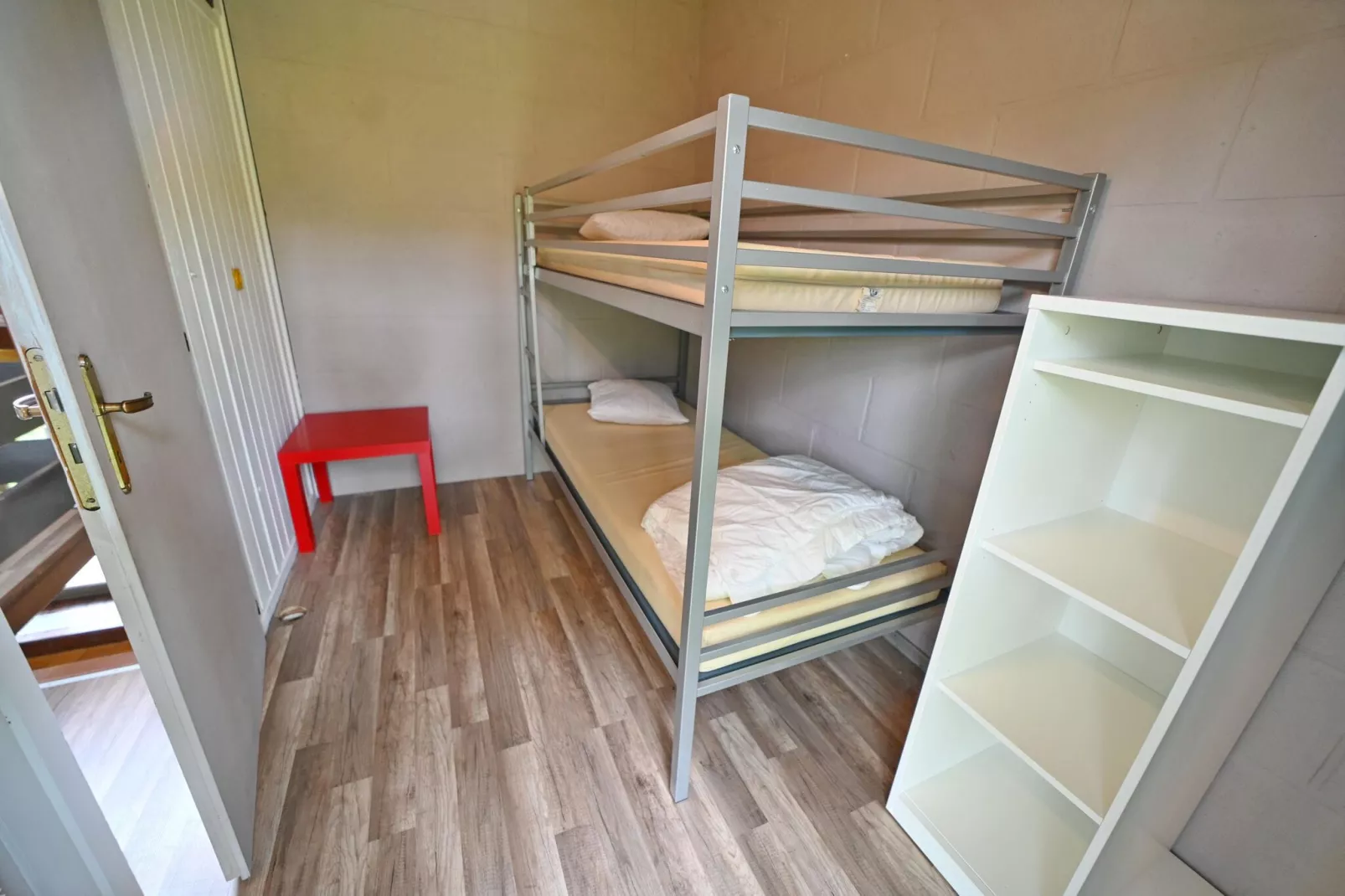 HORLES 114-Bedroom