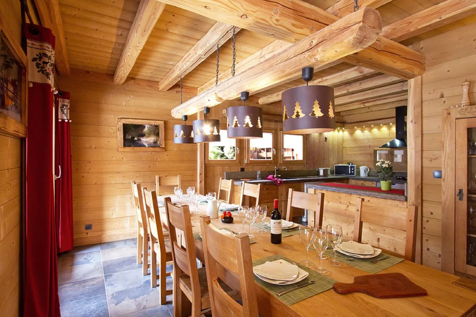 Chalet Le Loup Lodge-Dining room