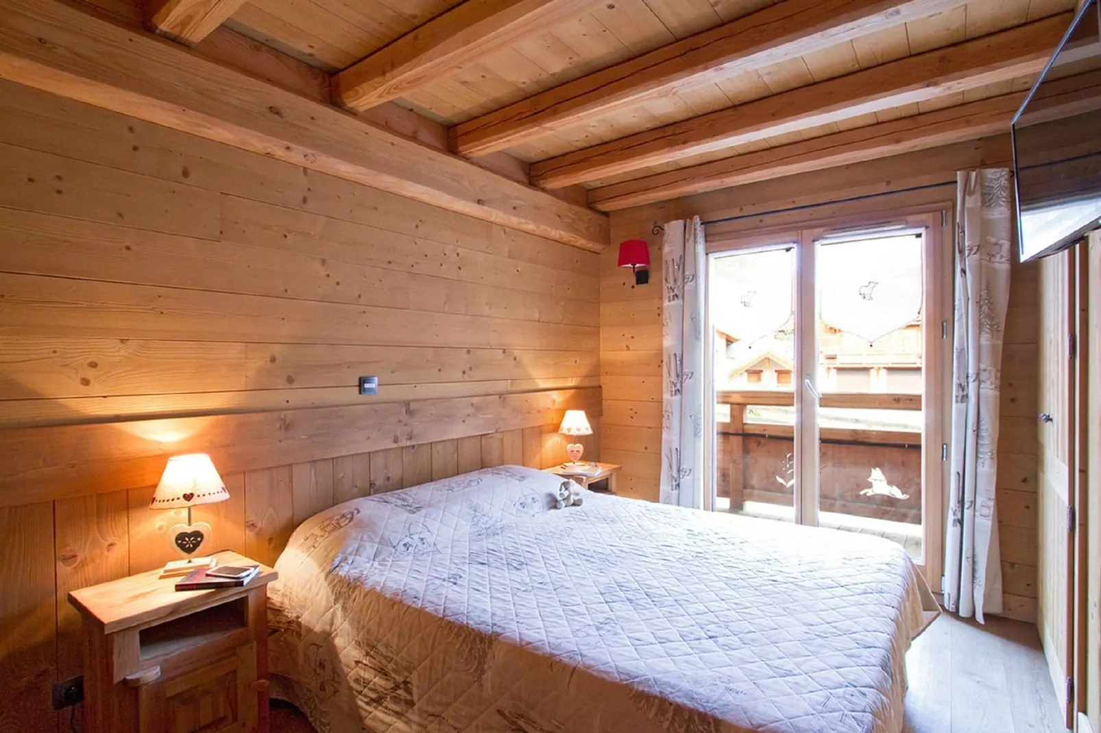 Chalet Le Loup Lodge-Bedroom