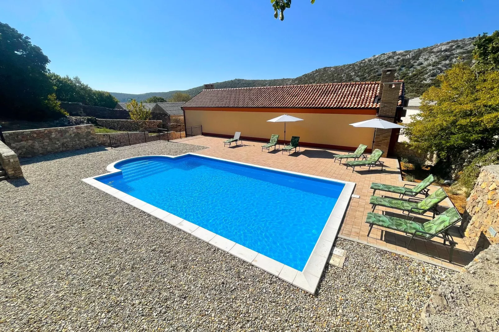 poolofhouse