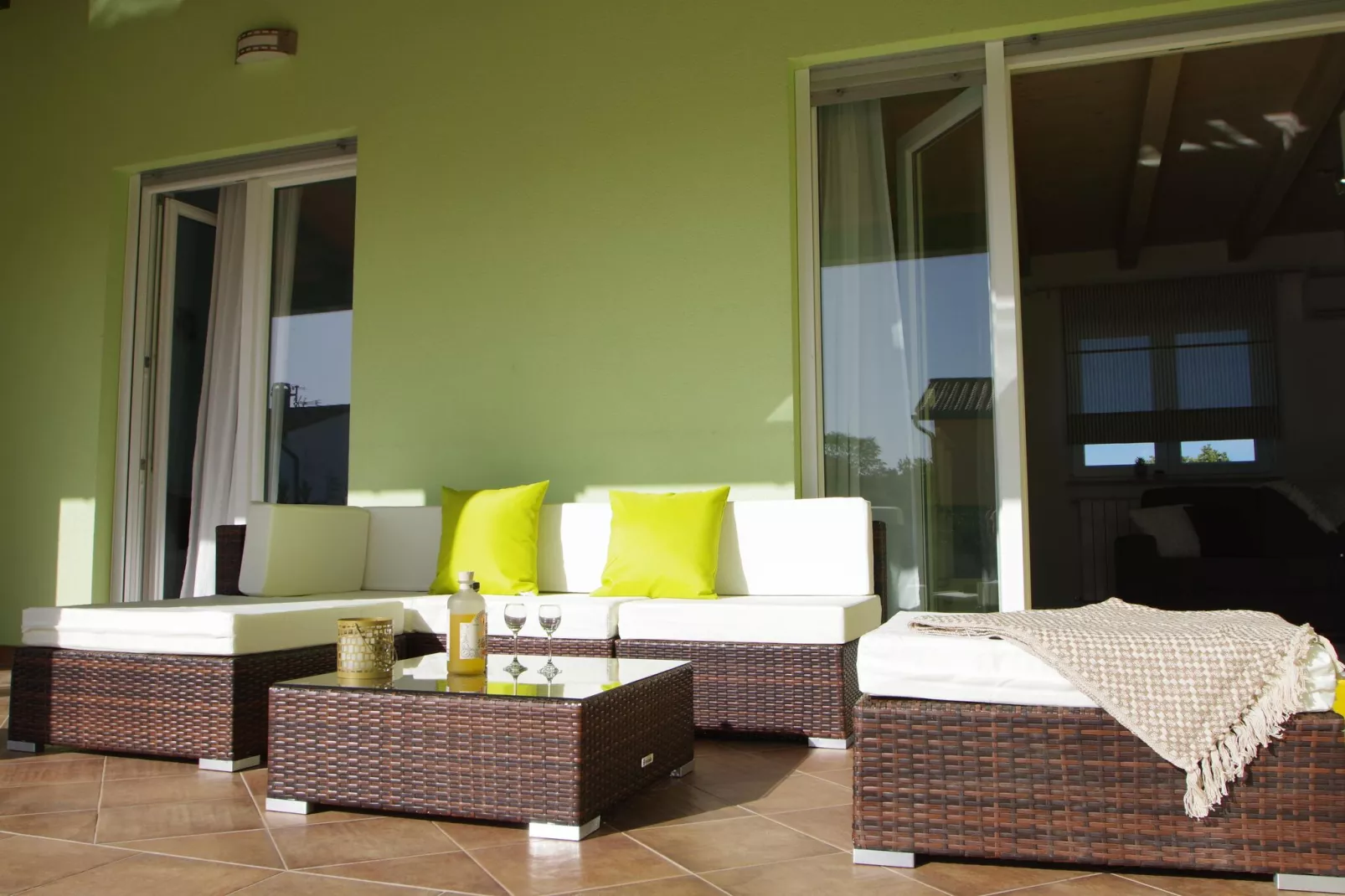 Cali-Terrace balcony