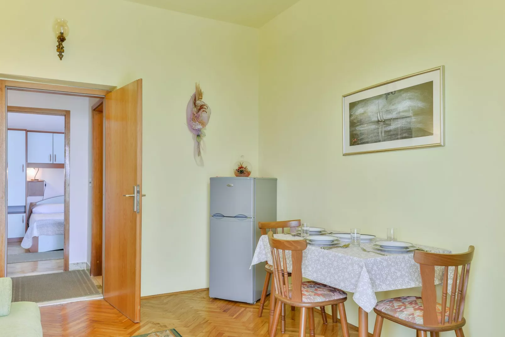 Apartments im Haus Liveric, Vir-A4 EG (AP3)-Dining room
