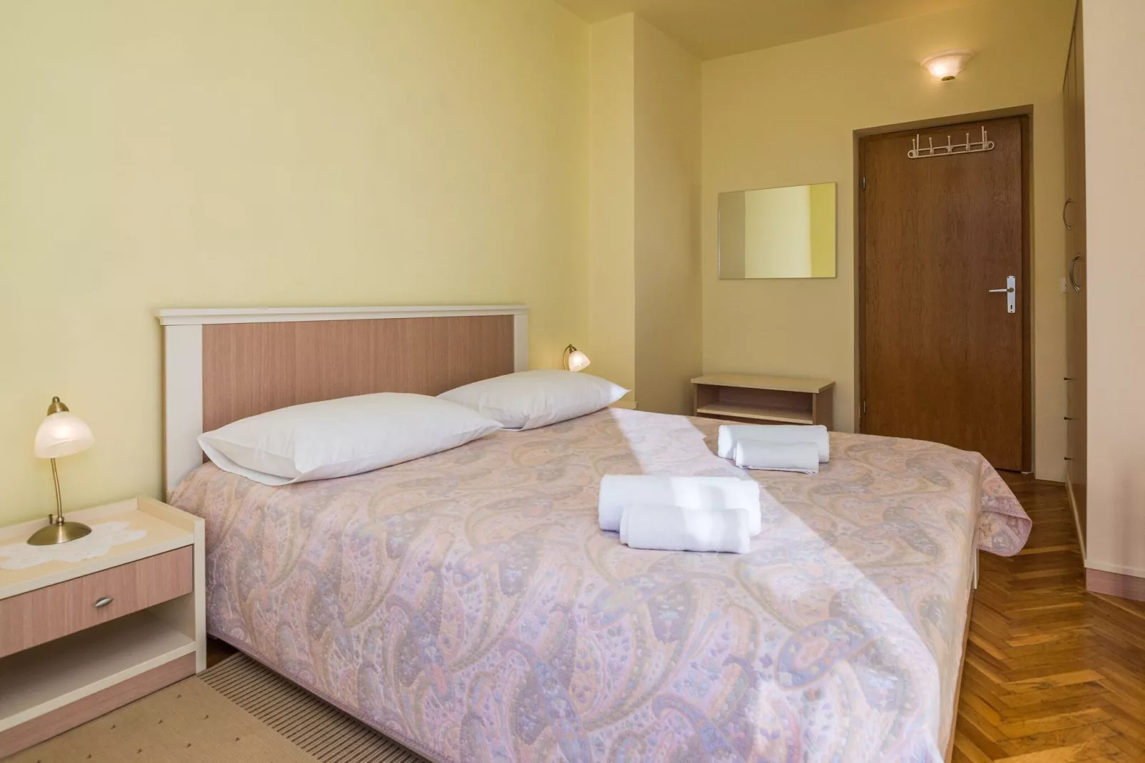 Apartments im Haus Liveric Vir-A6B-6 AP4-Bedroom