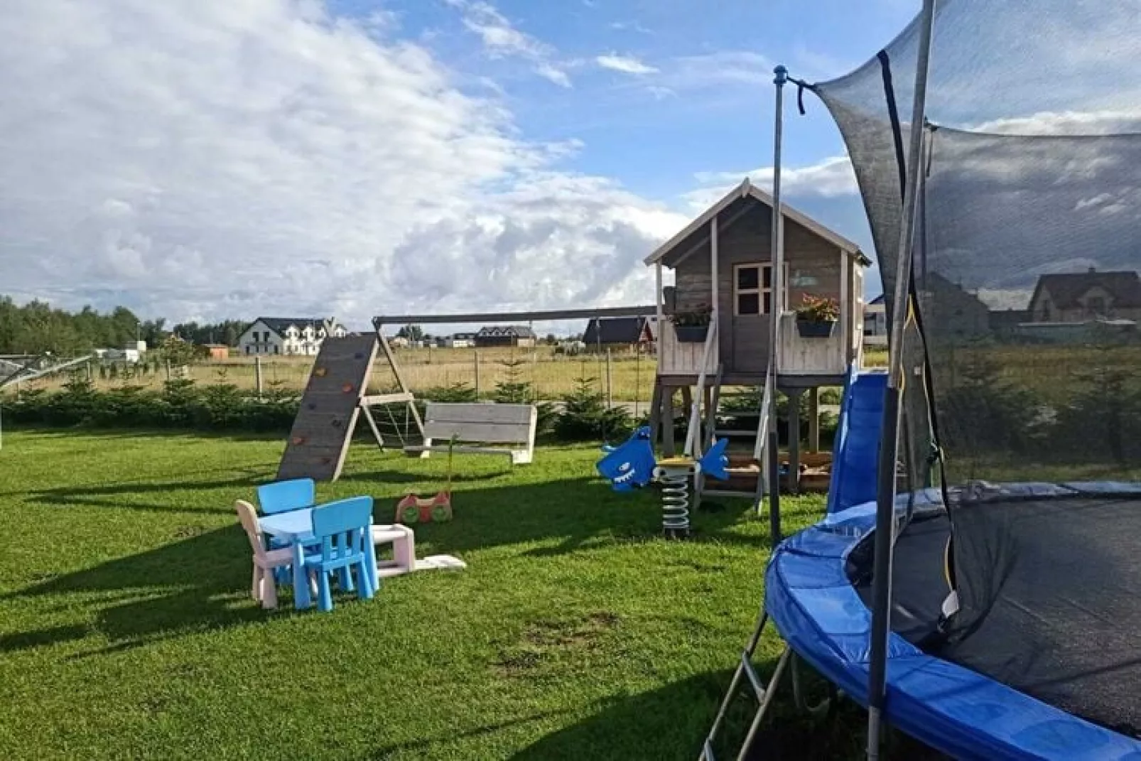 Apartament na parterze 150 m2 Gąski-Gardens summer