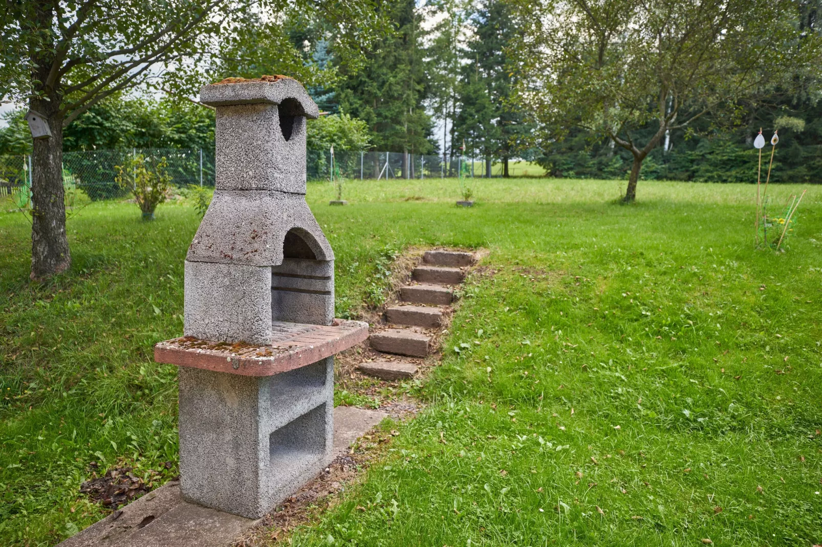 Lampertice-Facilities