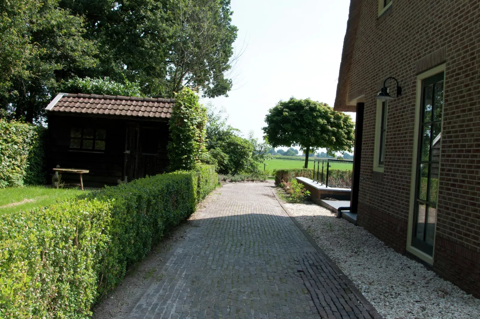 Landhuis de Linde-Gardens summer