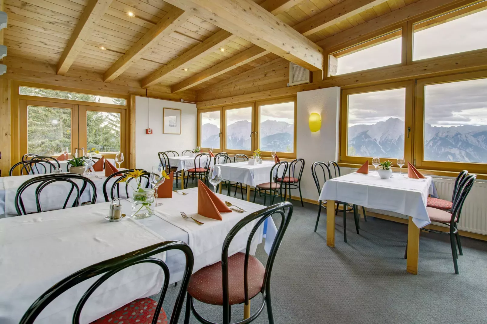 Almdorf Hochlienz - Alm 20 - 4 Personen-Esszimmer