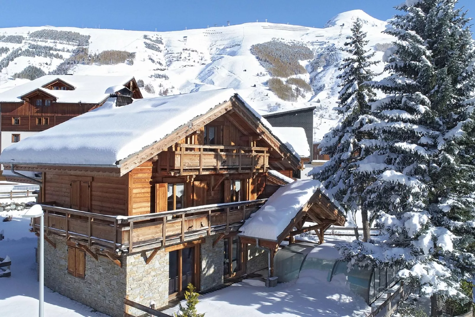 Chalet Le Renard Lodge-Exterior winter