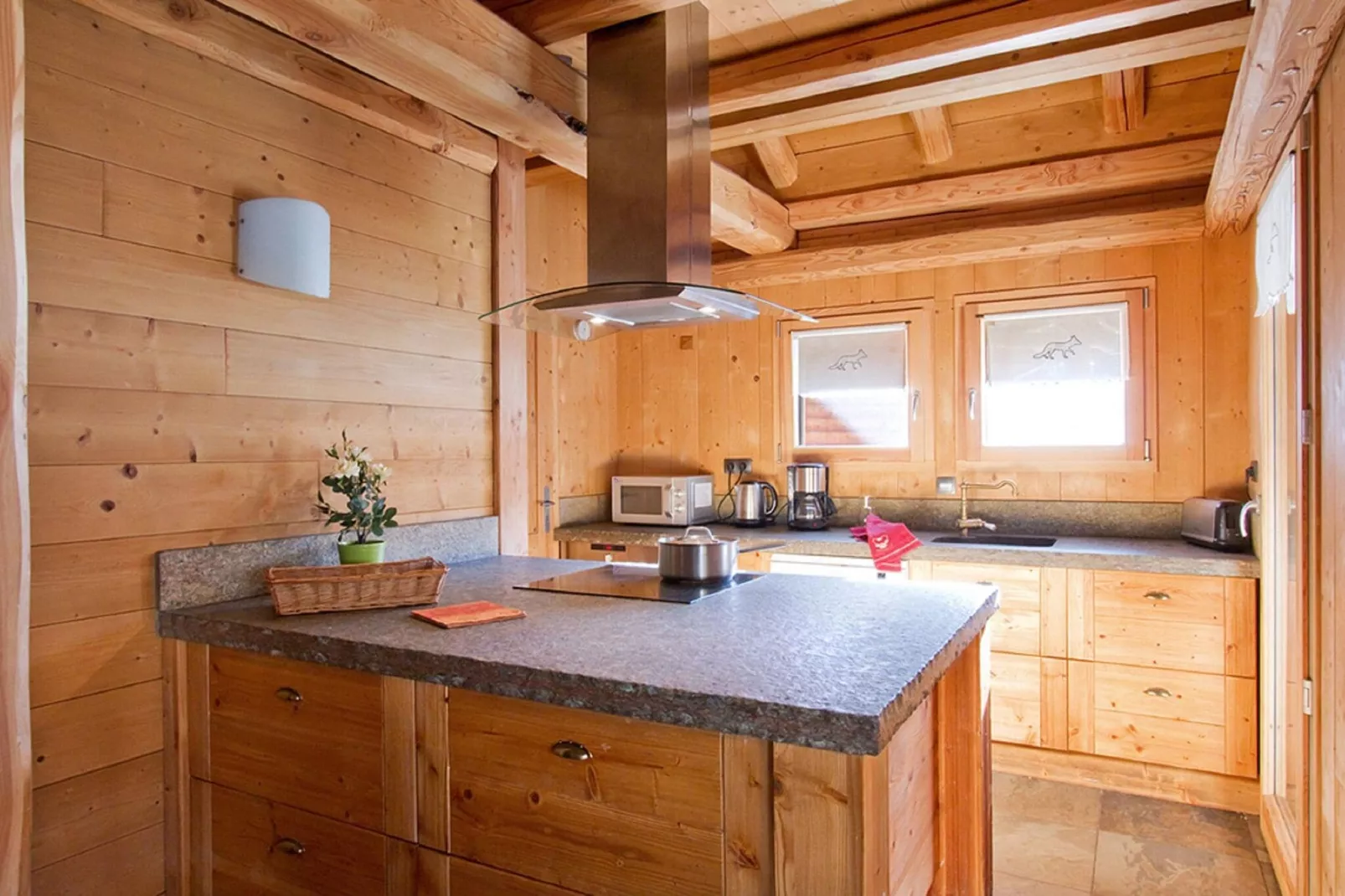 Chalet Le Renard Lodge-Kitchen