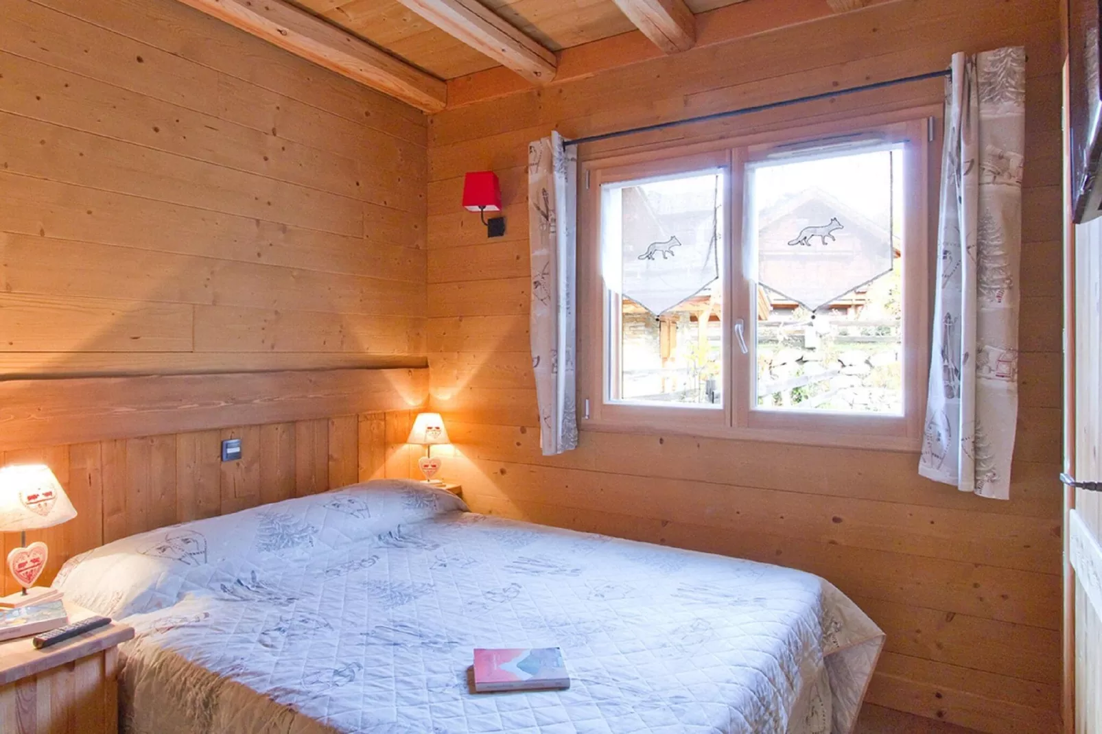 Chalet Le Renard Lodge-Bedroom