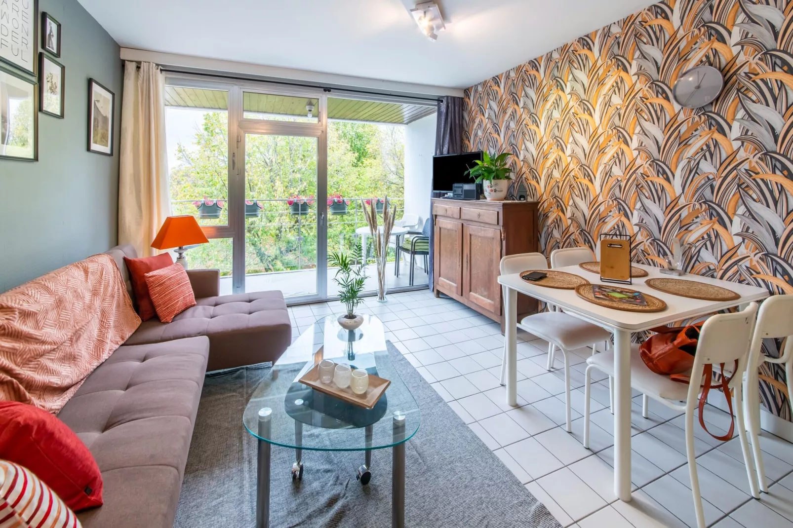 Le petit coin du bonheur-Living room