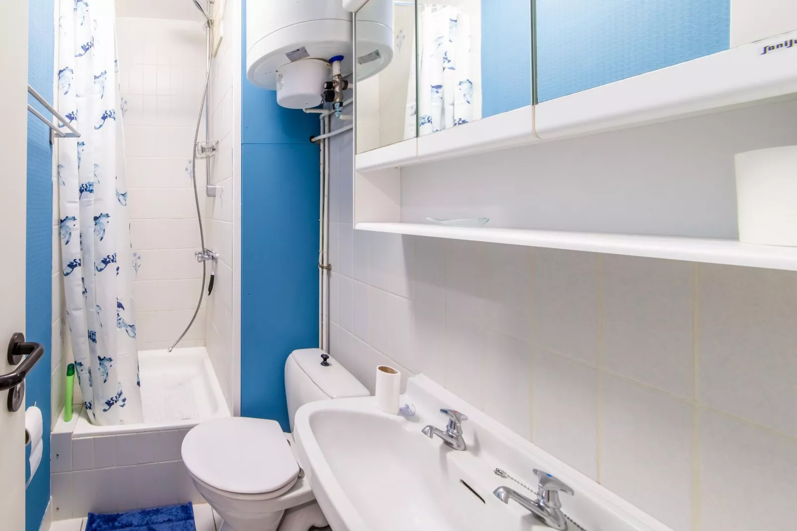 Le petit coin du bonheur-Bathroom