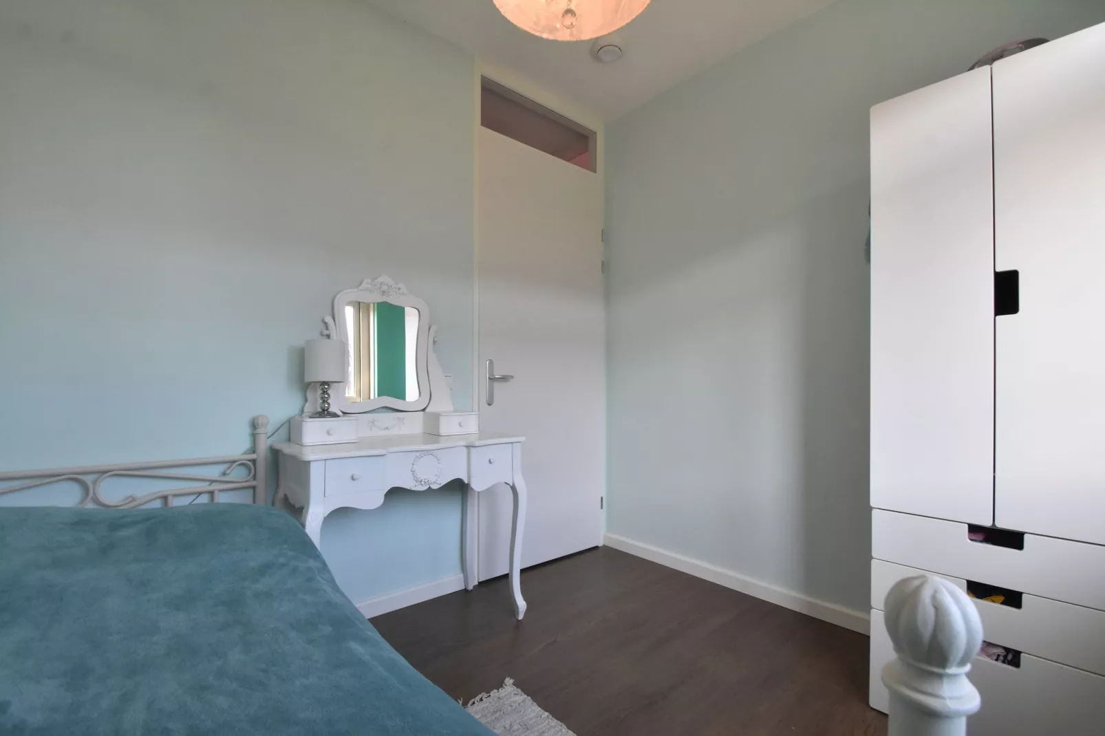 Modern Limmen-Bedroom