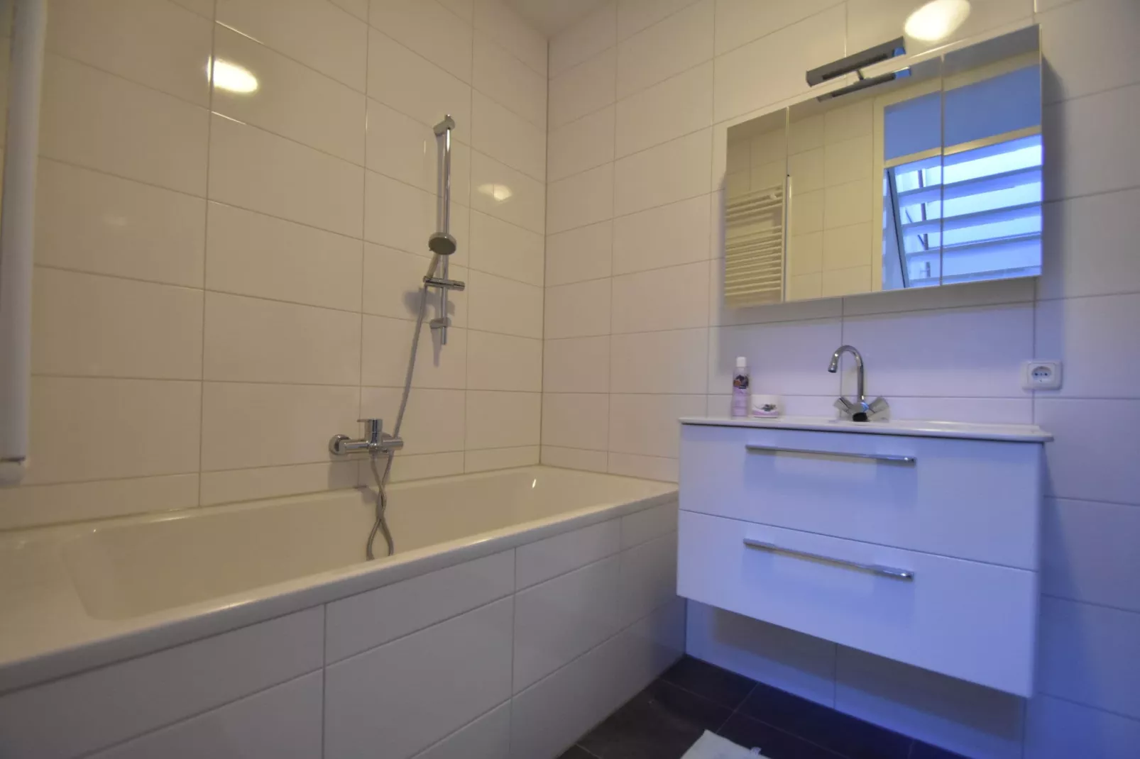 Modern Limmen-Bathroom