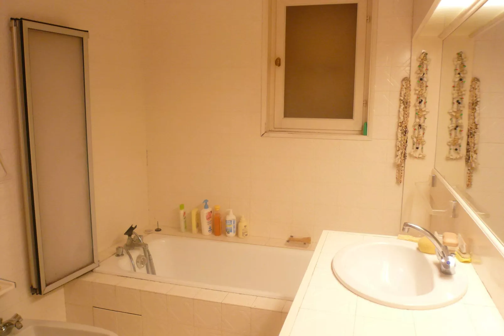 Laurence-Bathroom