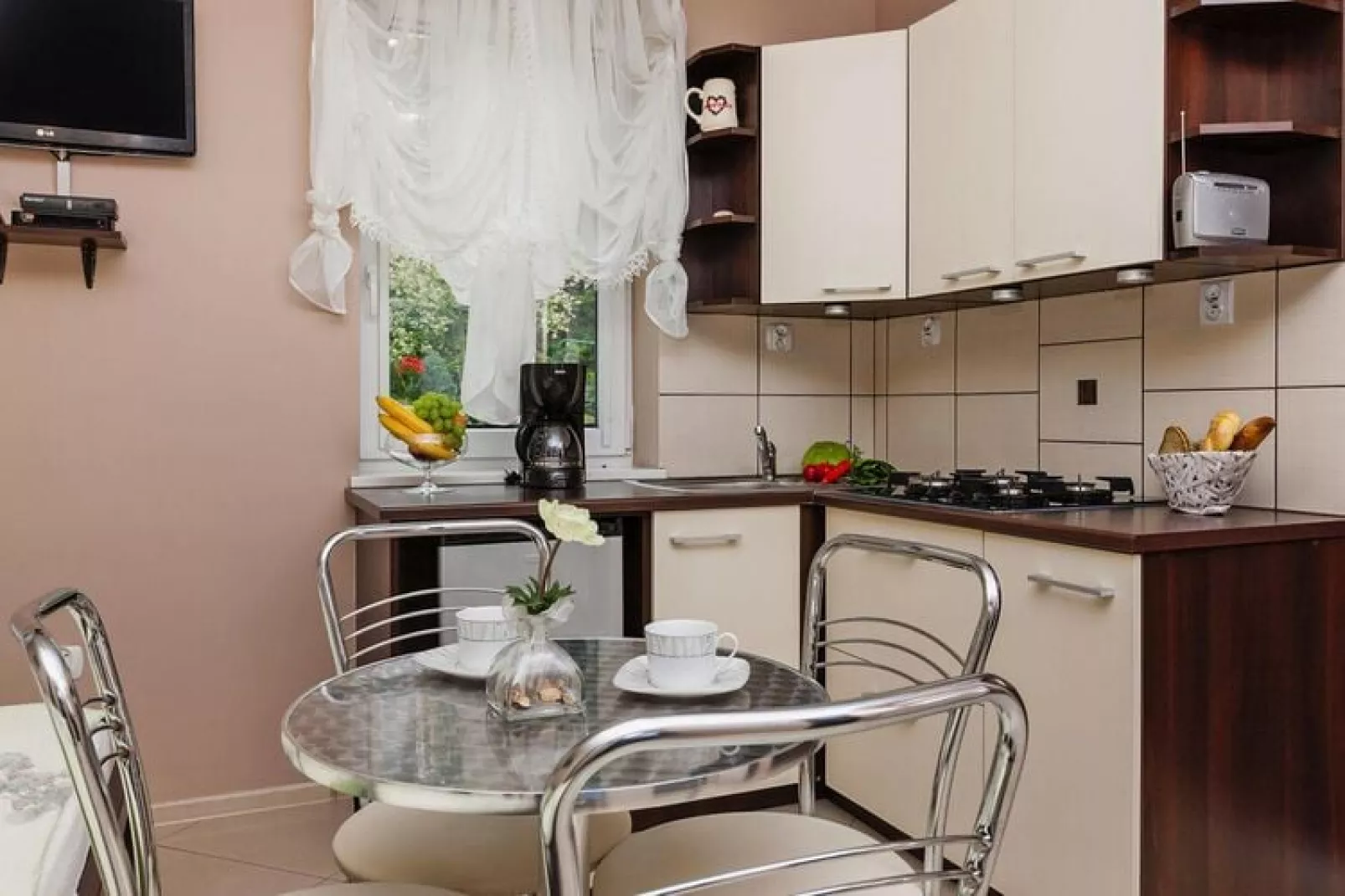 Semi-detached houses Dargobadz 25 qm and 500 qm lawn area-Dining room