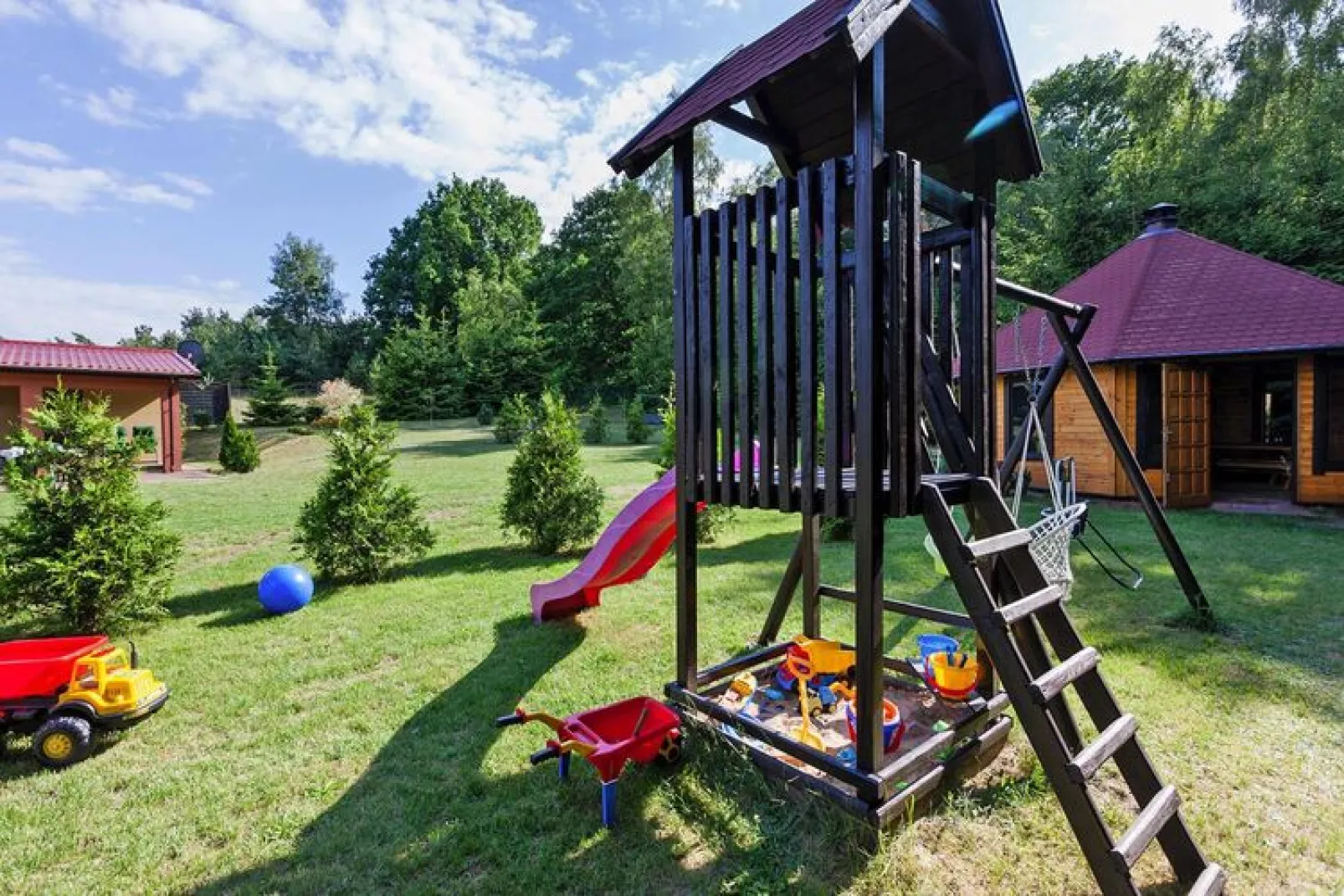 Semi-detached houses Dargobadz 25 qm and 500 qm lawn area-Gardens summer