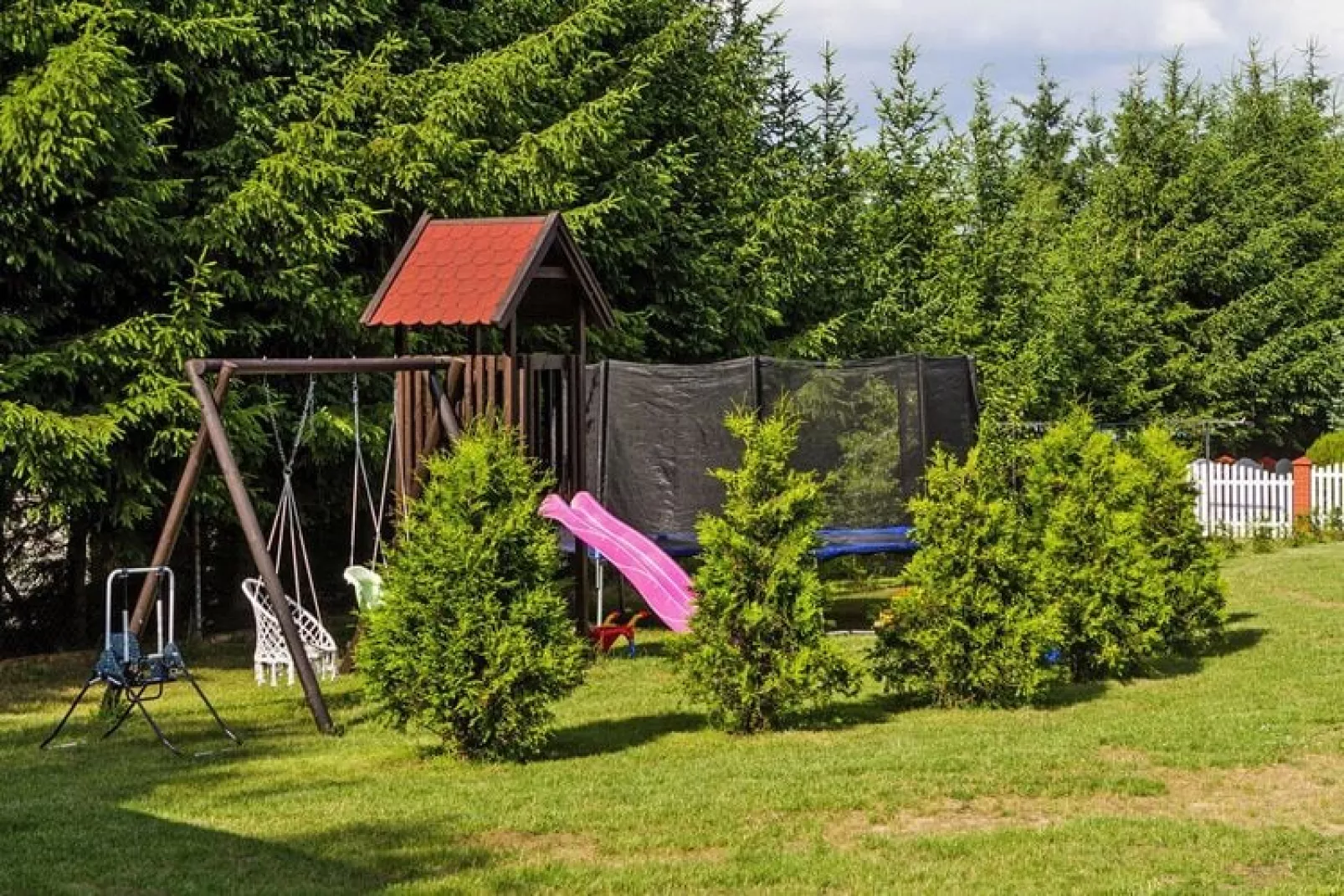 Semi-detached houses Dargobadz 25 qm and 500 qm lawn area-Gardens summer