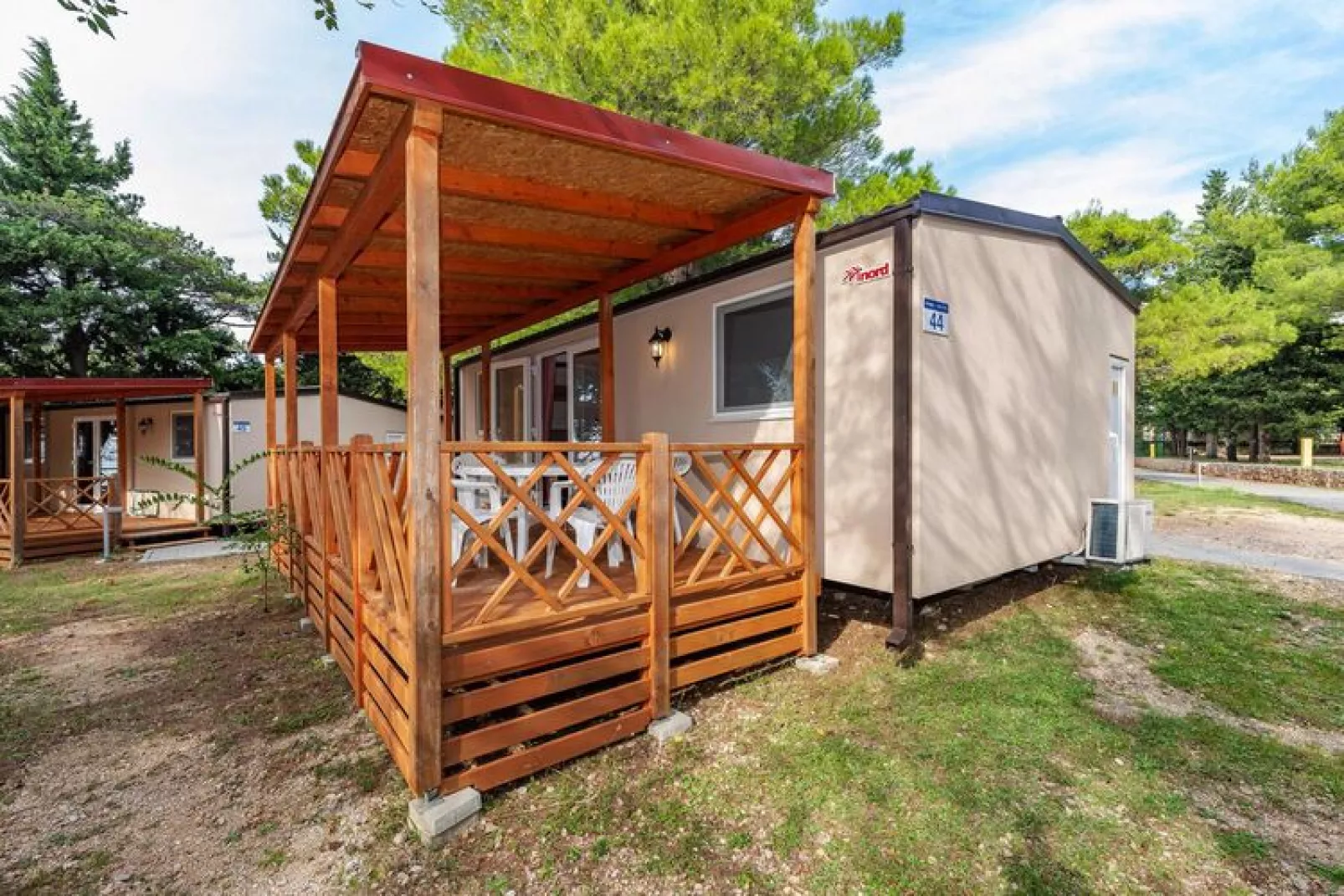 Caravanpark Paklenica in Starigrad Paklenica - Mobile home Dalmacija 30 qm for 6 pers-Exterior summer