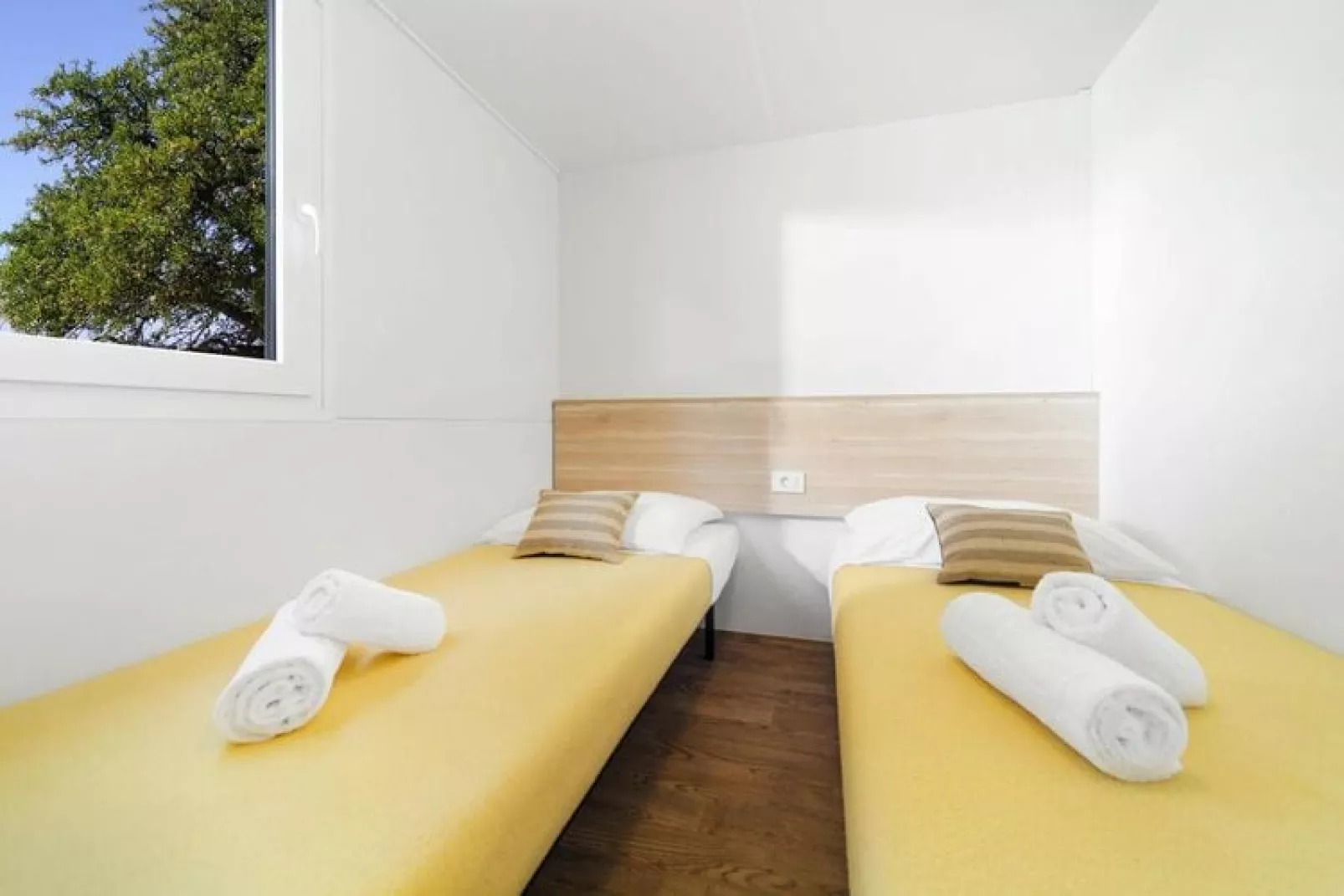 Caravanpark Paklenica in Starigrad Paklenica - Mobile home Dalmacija 30 qm for 6 pers-Living room