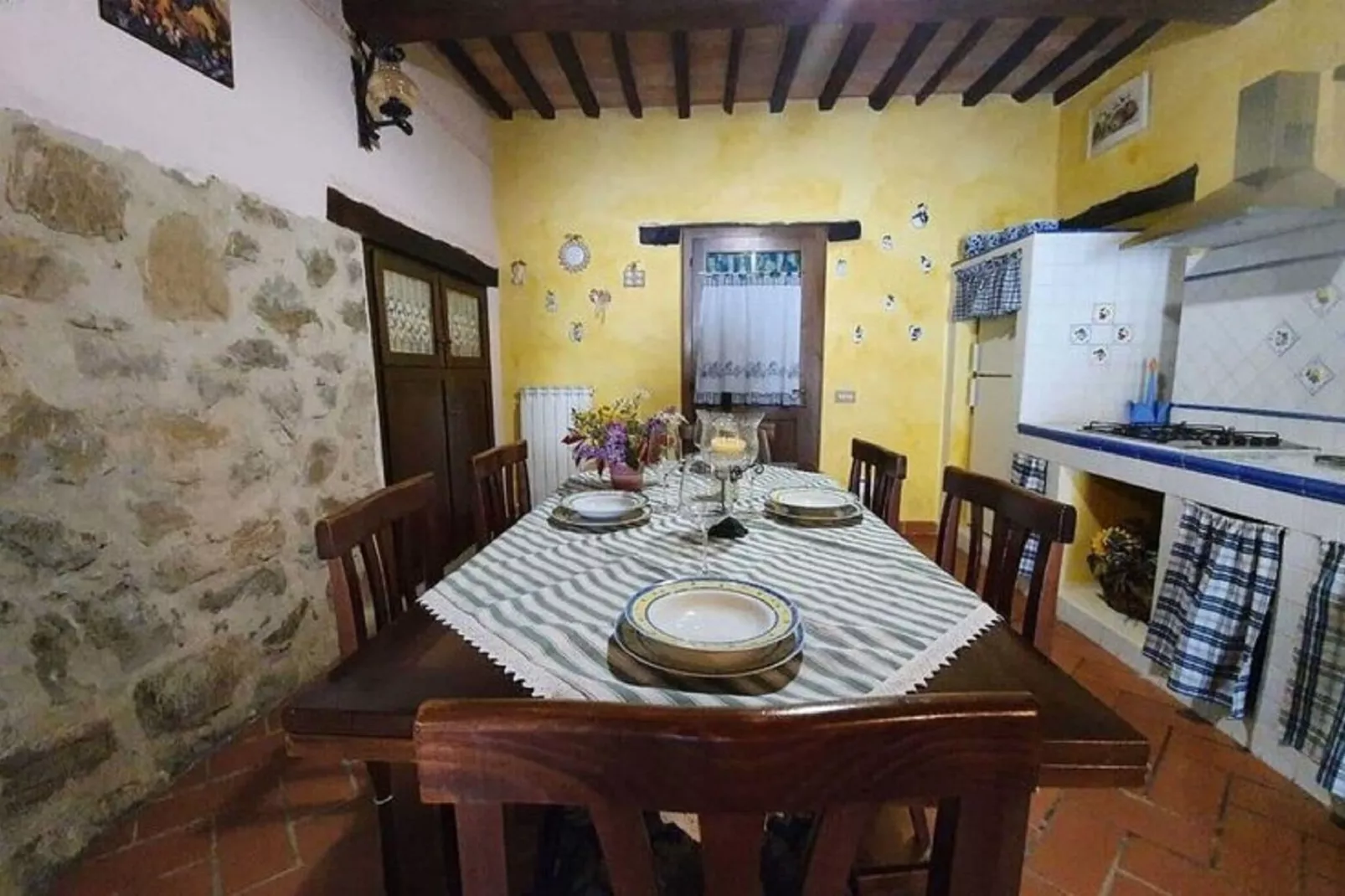 Appartamento Vista Montagna-Esszimmer