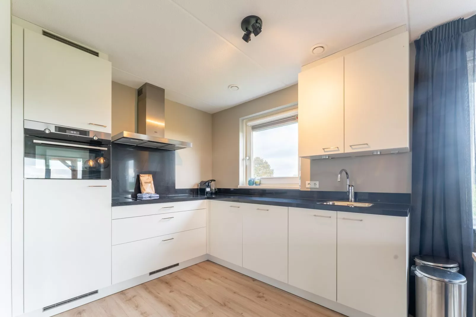 De Kokmeeuw Huis Nr 11-Kitchen