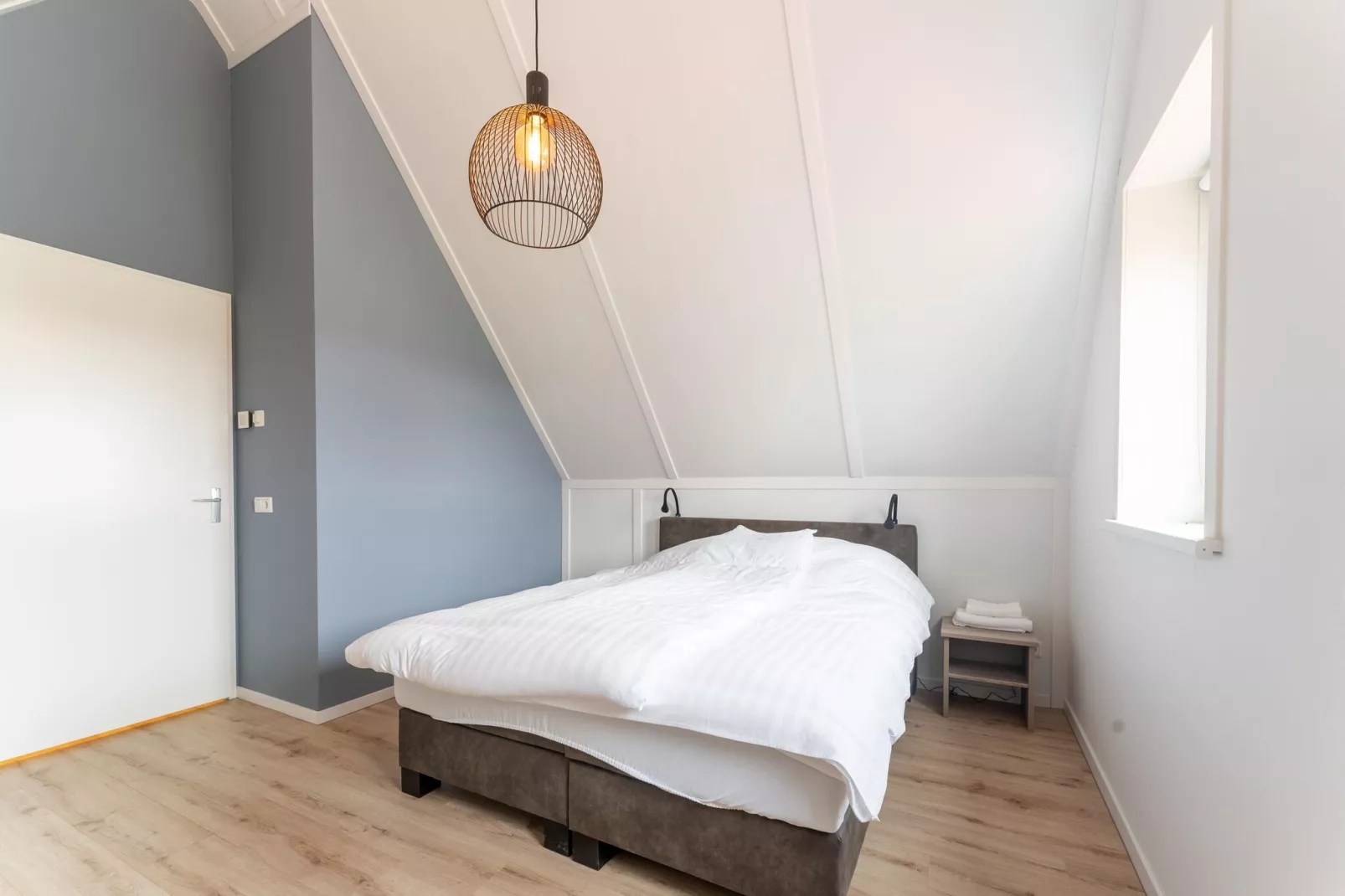 De Kokmeeuw Huis Nr 11-Bedroom