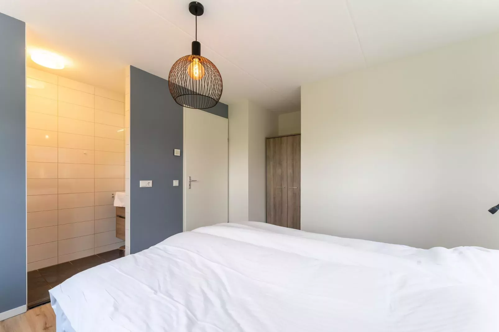 De Kokmeeuw Huis Nr 11-Bedroom