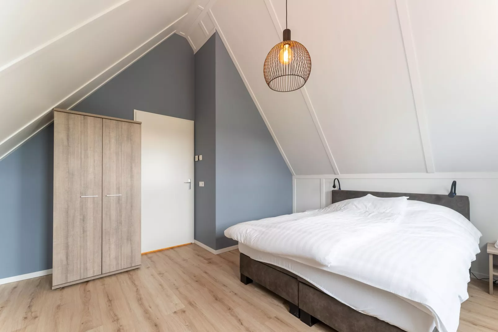 De Kokmeeuw Huis Nr 11-Bedroom