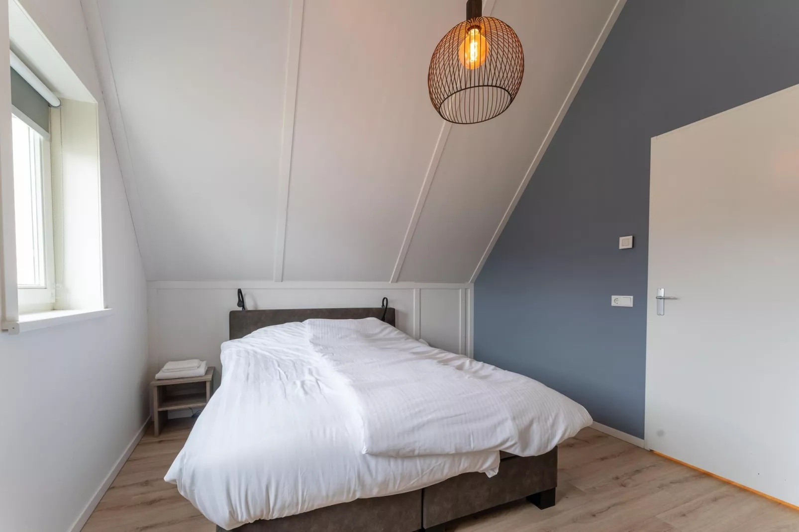 De Kokmeeuw Huis Nr 11-Bedroom