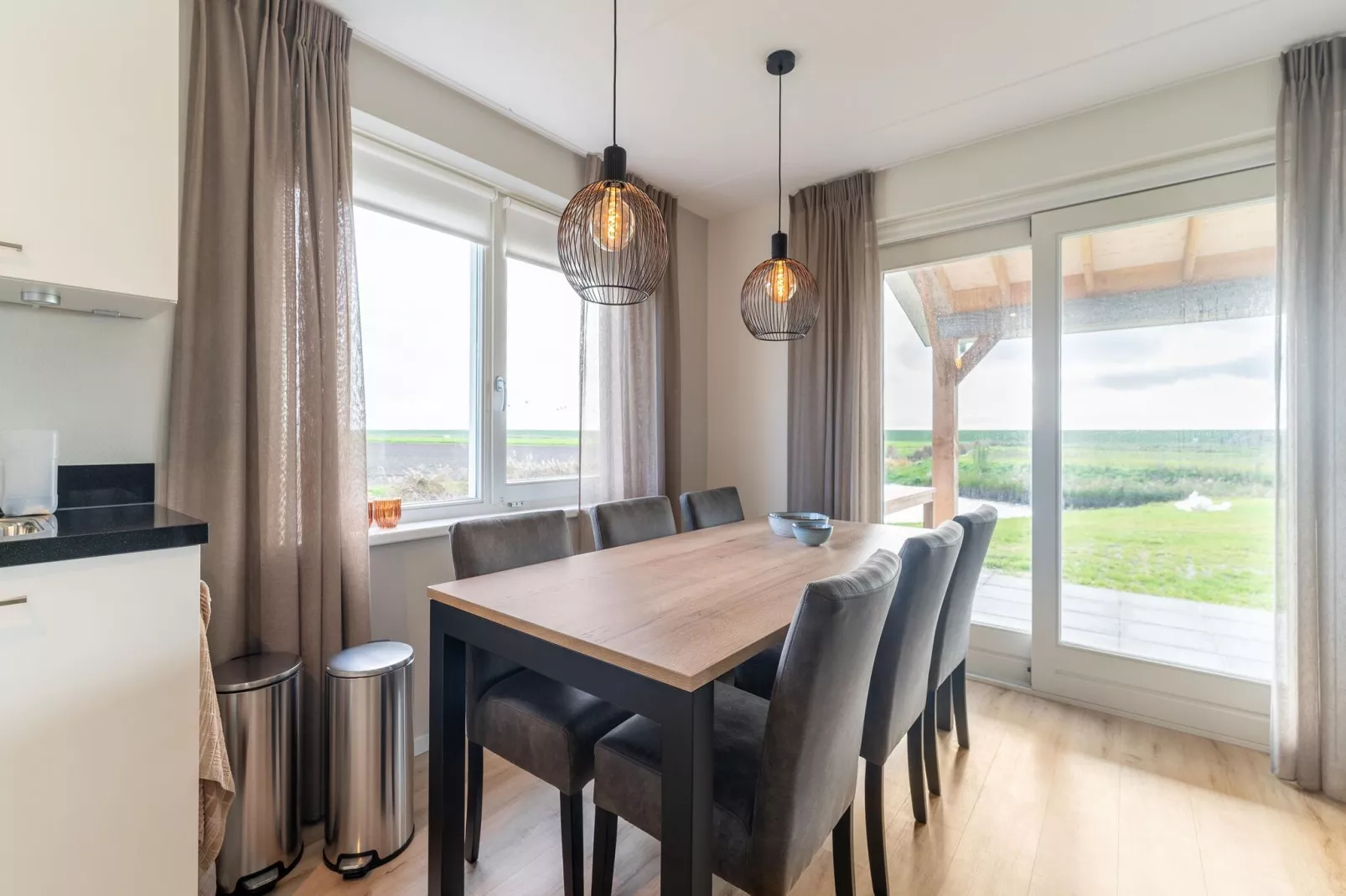 De Tuureluur Huis Nr 48-Dining room