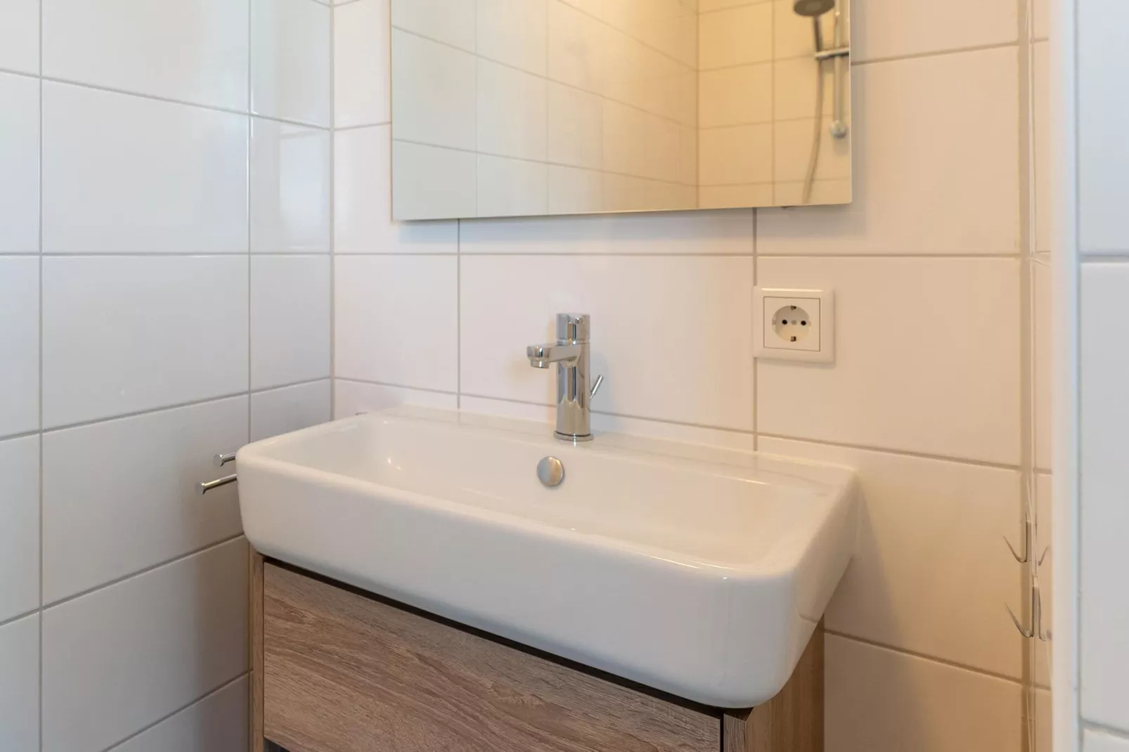De Tuureluur Huis Nr 48-Bathroom