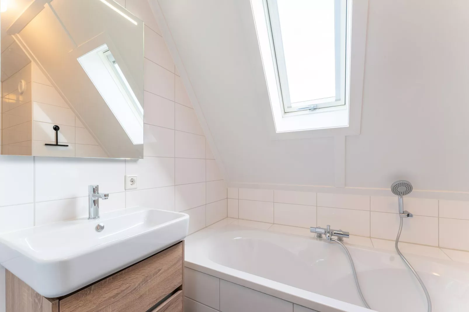 De Tuureluur Huis Nr 48-Bathroom