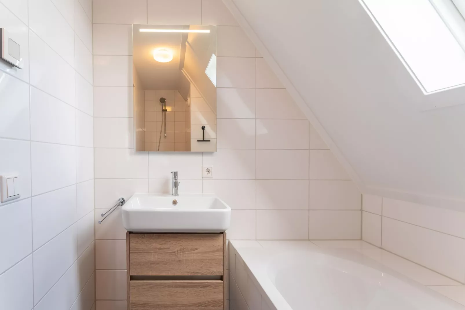 De Tuureluur Huis Nr 48-Bathroom