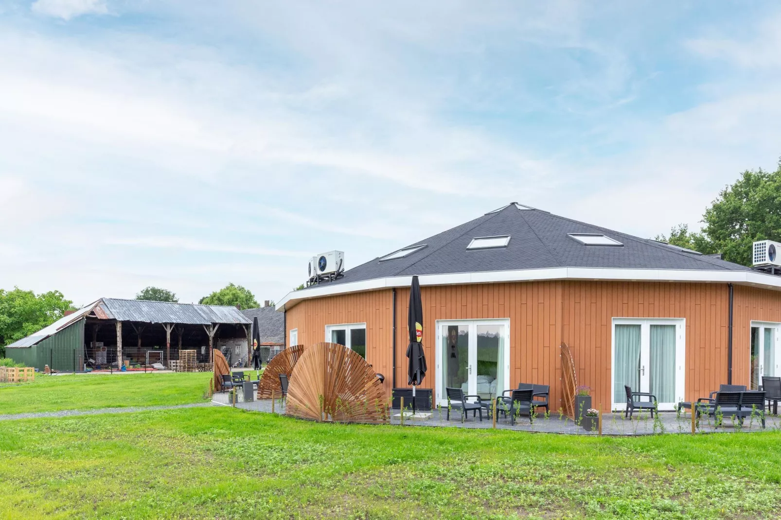 NR 4-Exterior summer
