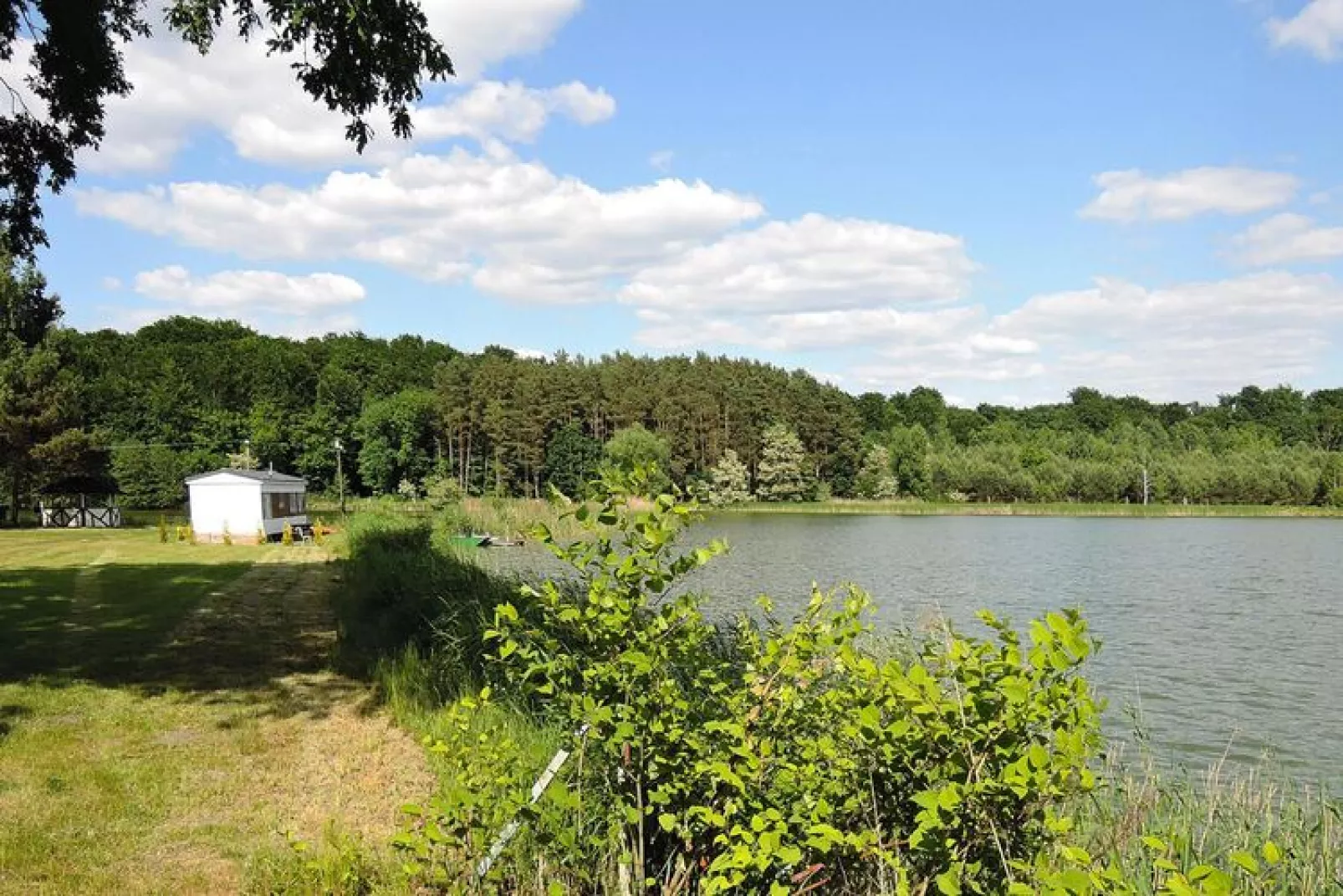 Holiday complex in Jezierzyce by Szczecin at the lake 30 qm for 4 persons Typ C Zolty-Facilities