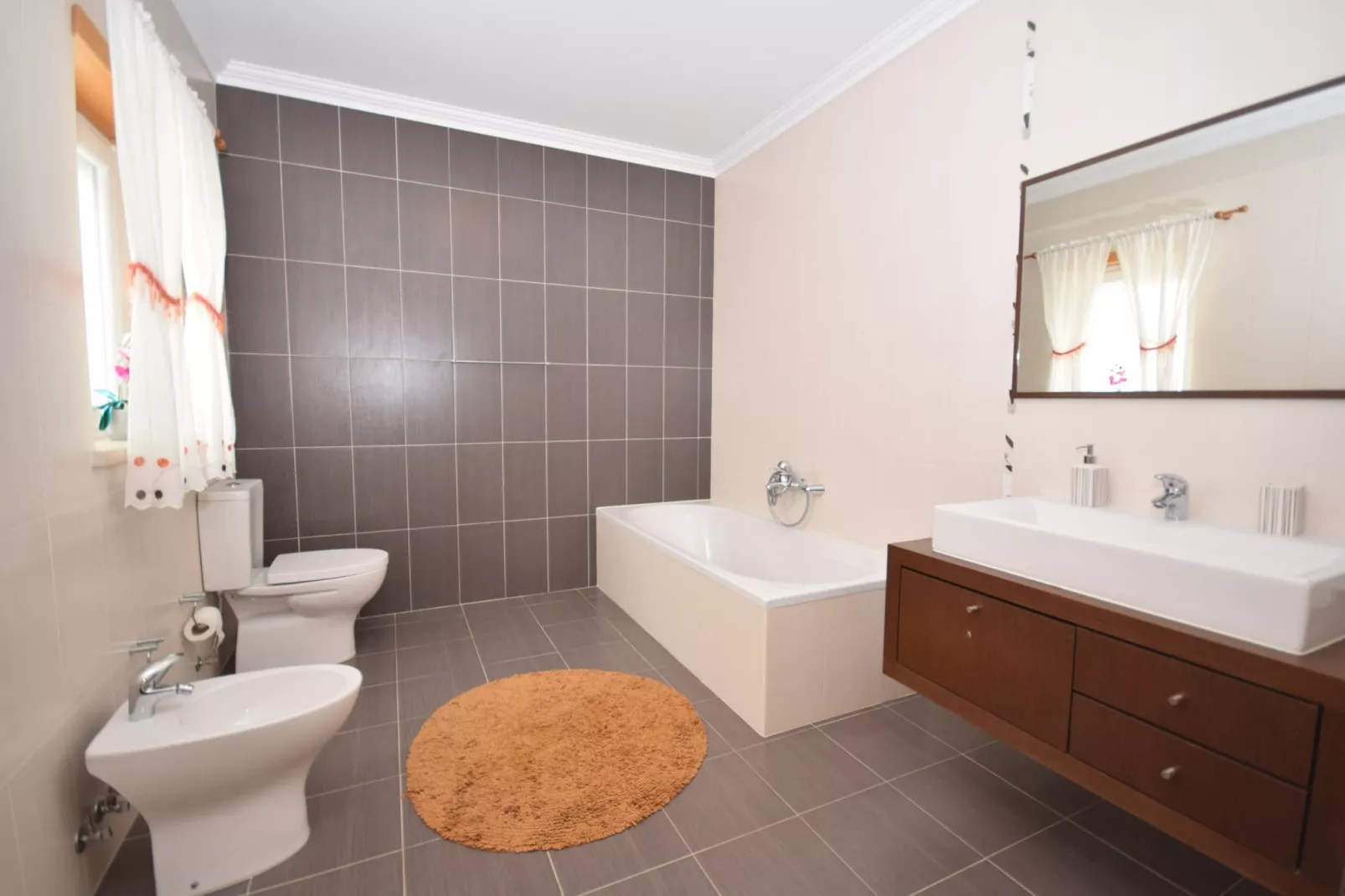 Villa Rosa-Bathroom