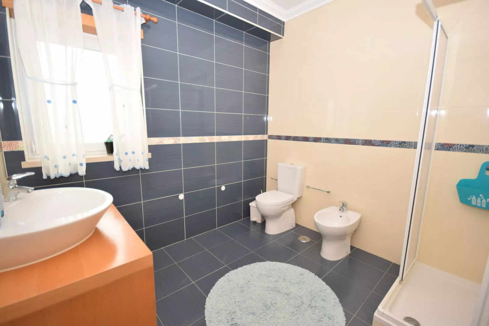 Villa Rosa-Bathroom