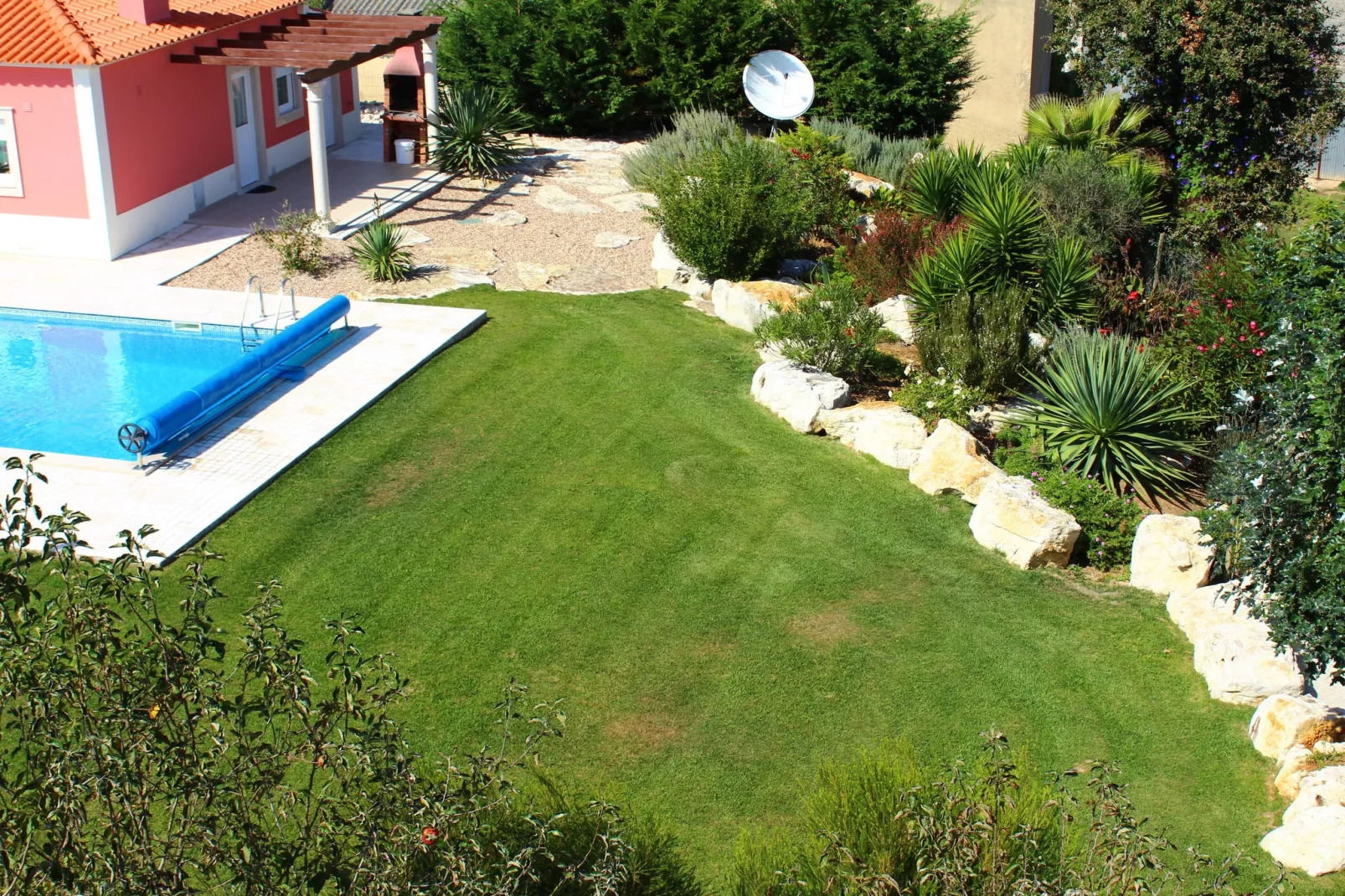 Villa Rosa-Gardens summer