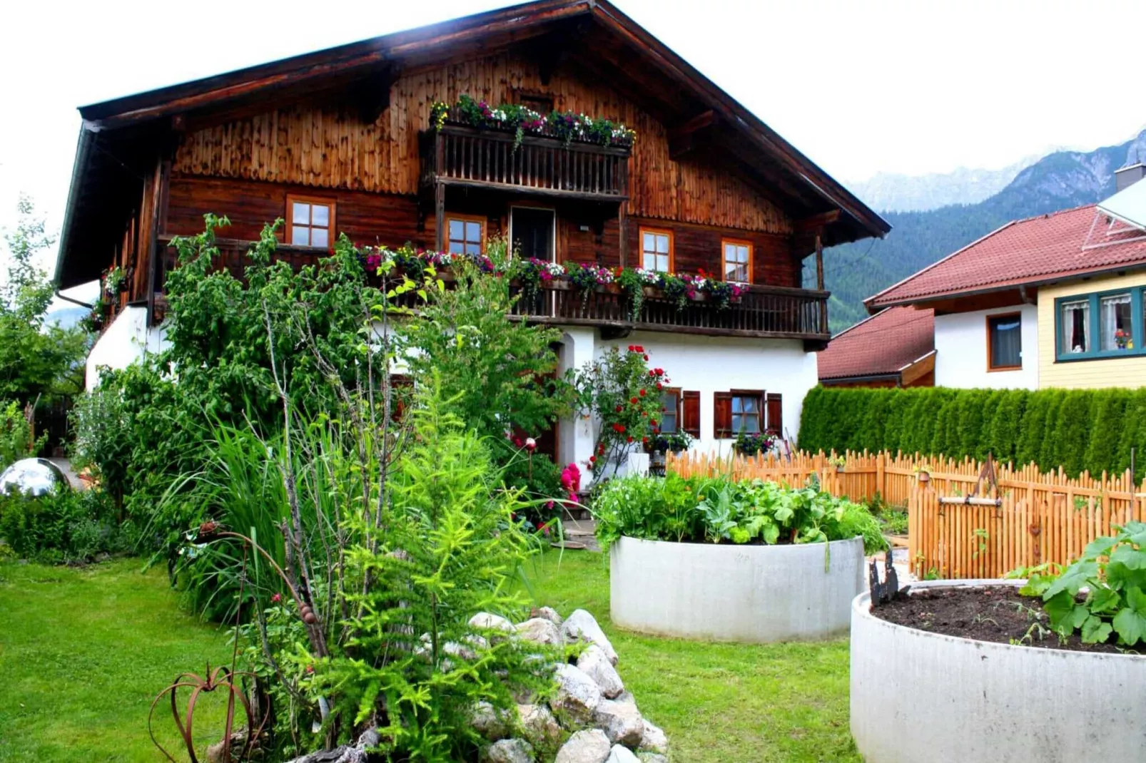 Ferienhaus-Exterior summer