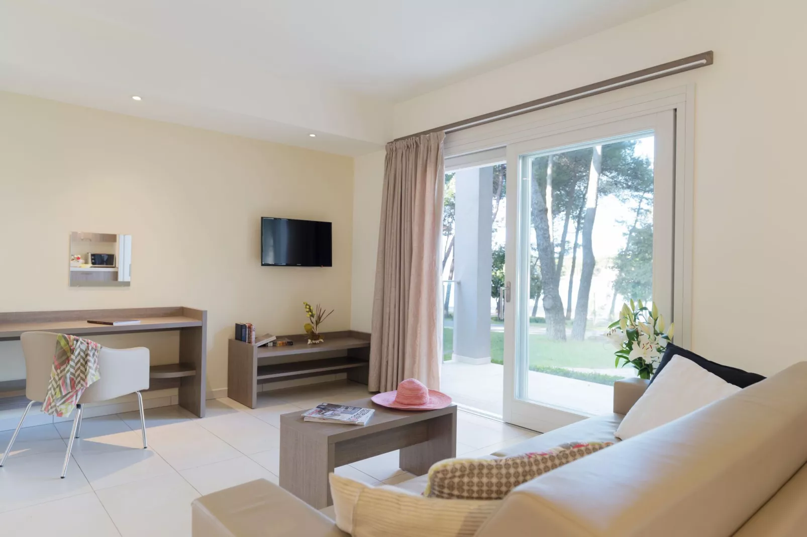 Residence Premium Crvena Luka Family Apartment 88 qm Park view-Wohnzimmer