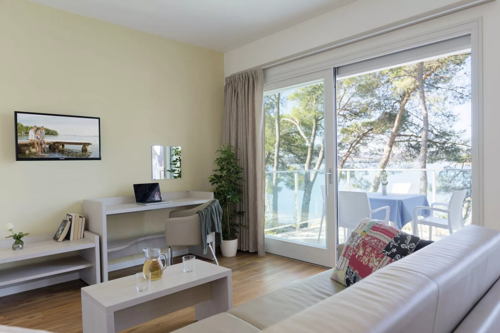 Residence Premium Crvena Luka Family Apartment 88 qm Park view-Wohnzimmer