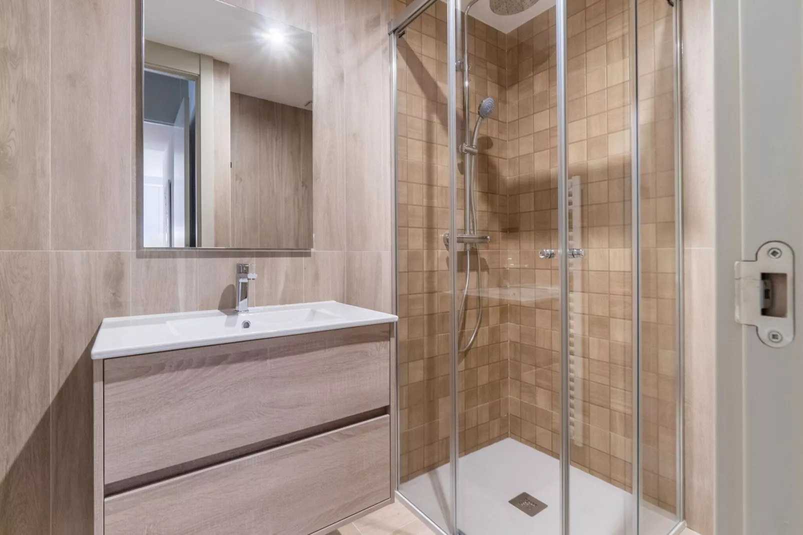 NATUSliving Benasque B-Bathroom