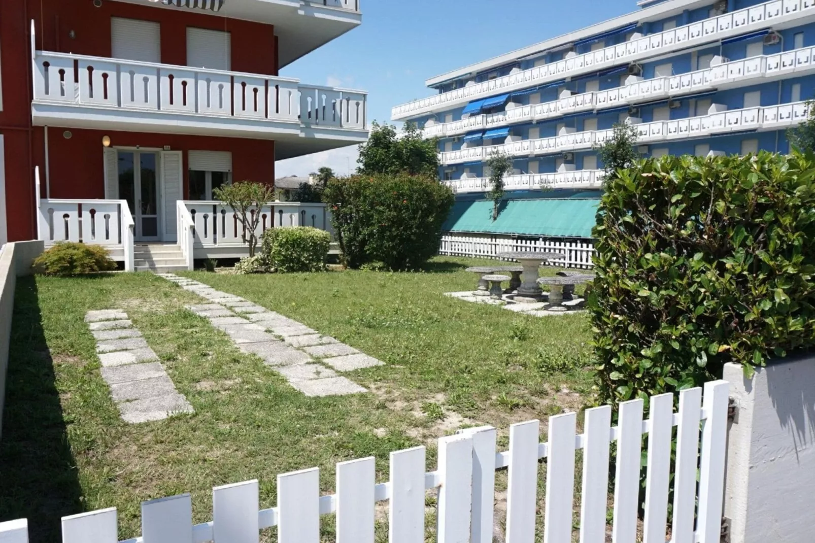 Riello 12-Exterior summer