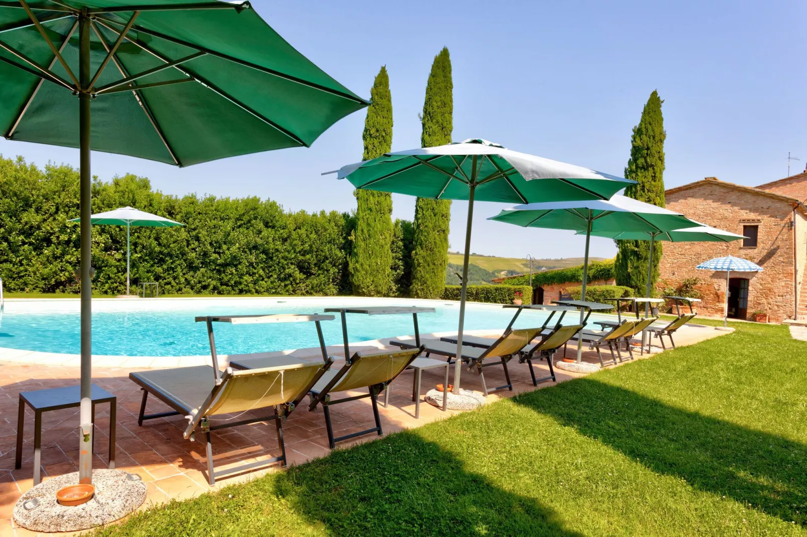 Le Ginestre-Pool