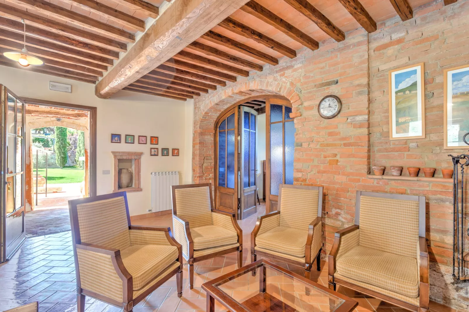 Le Ginestre-Living room