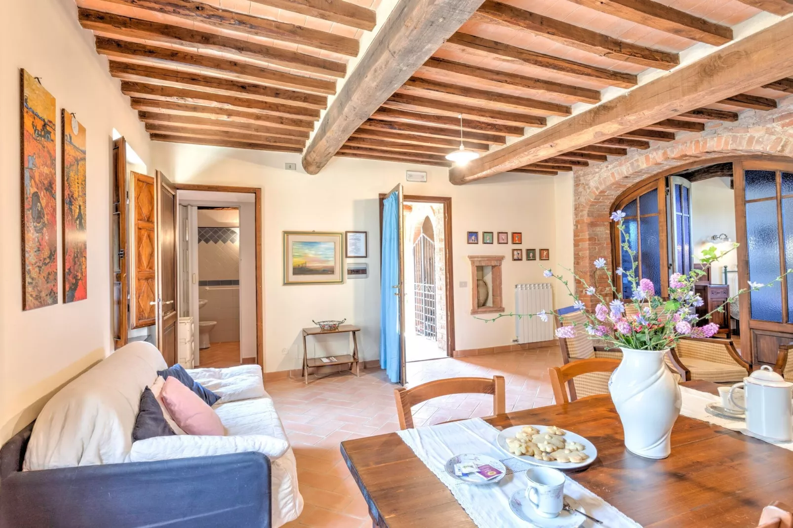 Le Ginestre-Living room