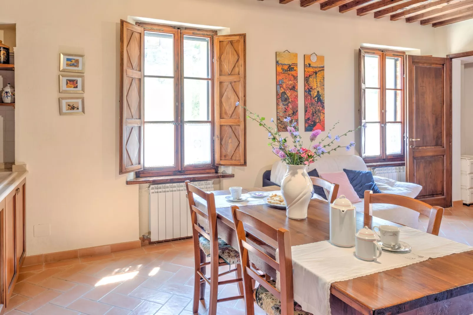 Le Ginestre-Dining room
