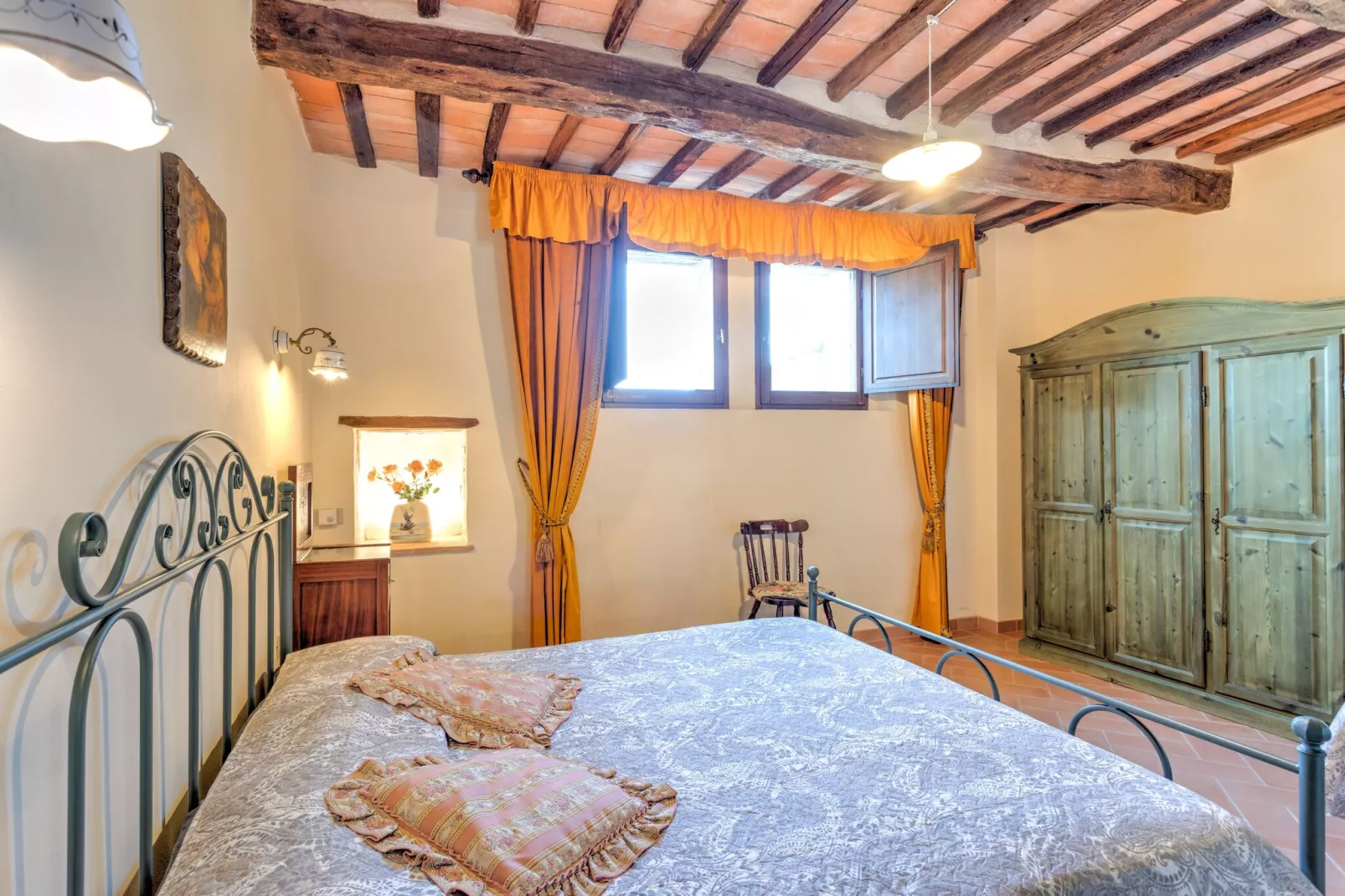 Le Ginestre-Bedroom