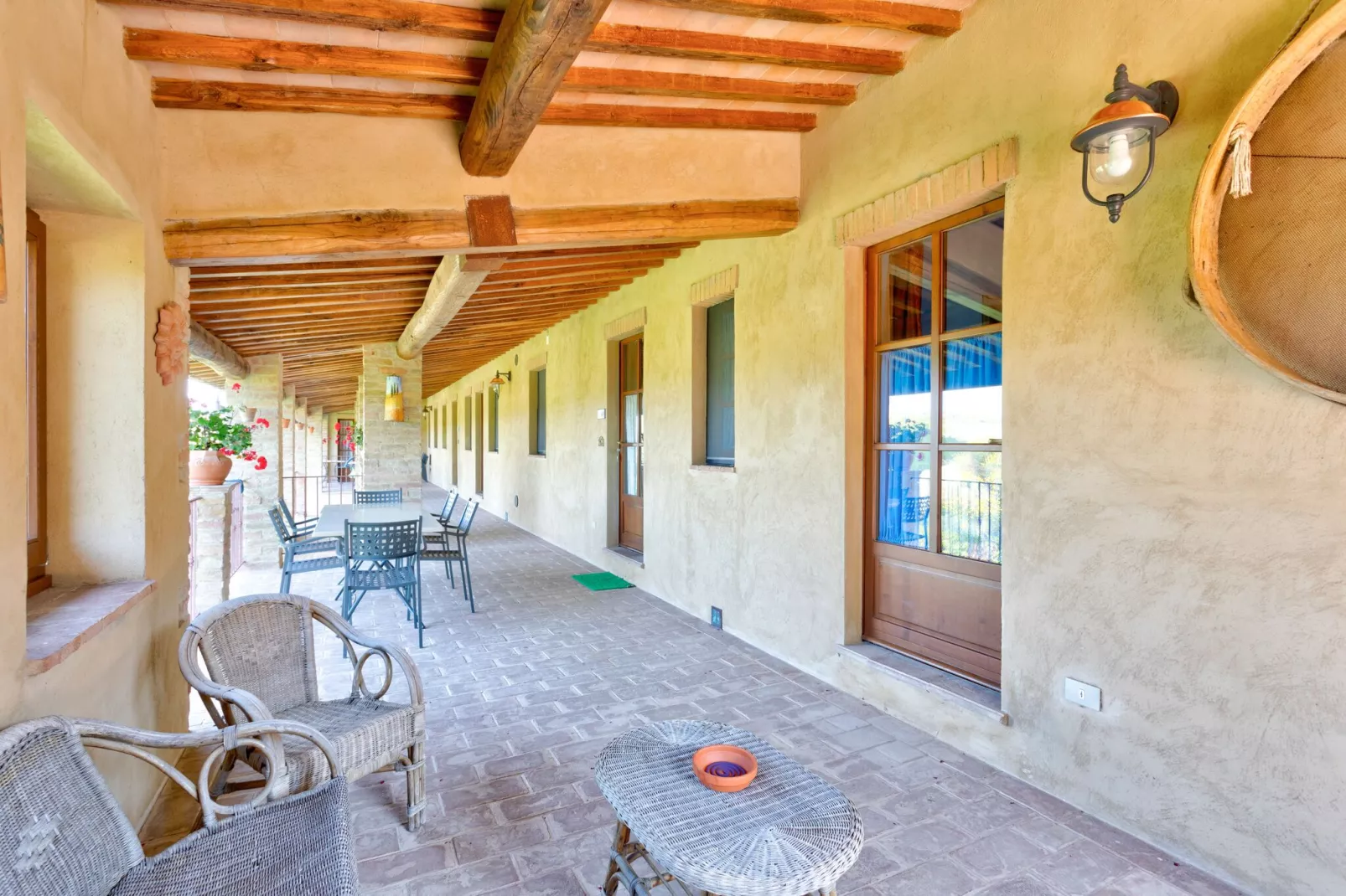 Le Ginestre-Terrace balcony